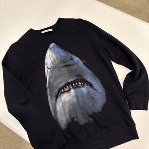 Givenchy Shark Print Black Sweater – Men’s Size Large – Authentic Luxury